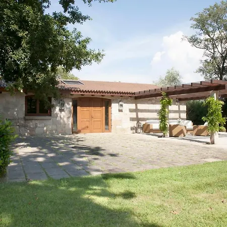 Luxury Rustic House - O Rego Da Santa Mariña * Vilagarcía de Arousa